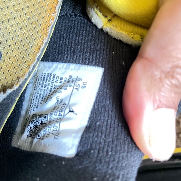 Jordan 4 - Picture 4 of 7